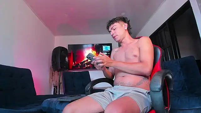 Latin_babyy69: διαδικτυακό σόου στην κάμερα