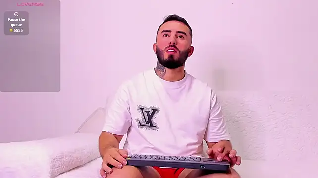 Martin_fozter01: διαδικτυακό σόου στην κάμερα