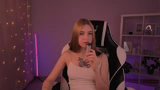 honey_bbyy's Live Chat Room