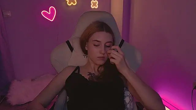honey_bbyyのライブXXXチャット