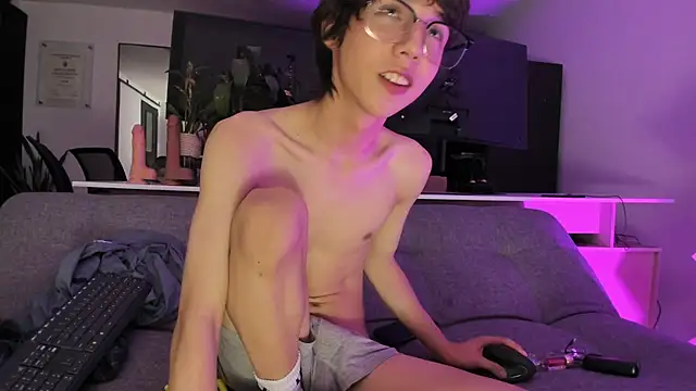 LittleSamyy: вебкам-шоу