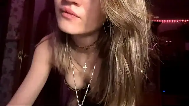 Show modela marisalewis na web-kameri
