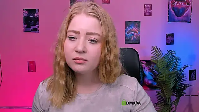הופעת וובקאם של selena_hush_