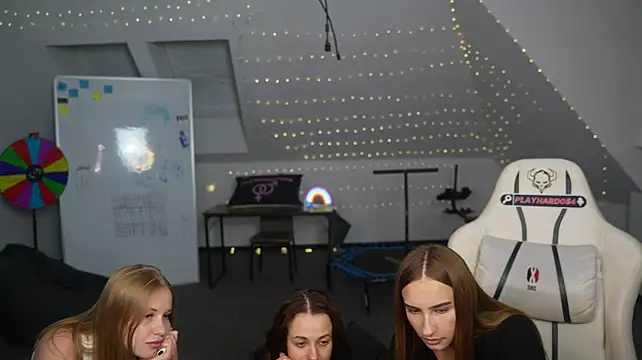 Show modela Elina_rose054 na web-kameri