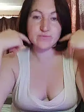 Show modela AminaSi na web-kameri