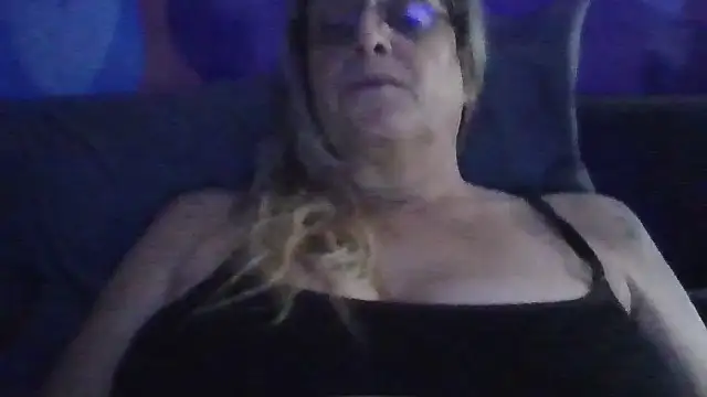 NaughtyEnglish_kiera45_: απευθείας συνομιλία ΧΧΧ