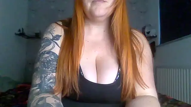 rauncyroxie Show in webcam