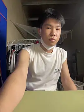 mikdat9 Show in webcam