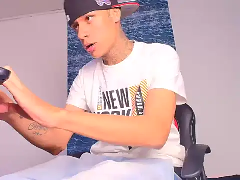 Show modela sebass-cadavid na web-kameri