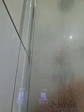 Mikemilflover webkamerás műsora