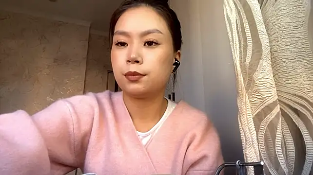 Erinlimma's Webcam Show