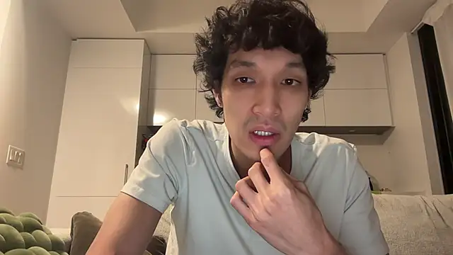 noah_novasmith Show in webcam