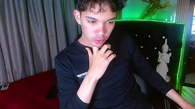 haku_nayro Webcam Show