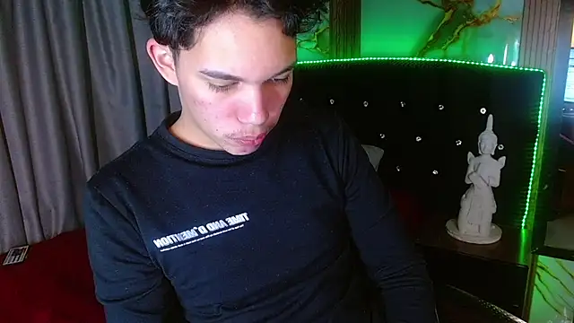 haku_nayro webcam show