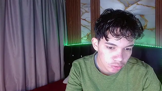 haku_nayro webcam show