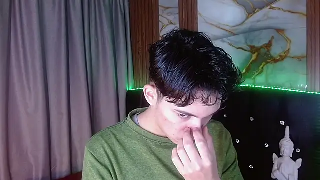 haku_nayro's Webcam Show
