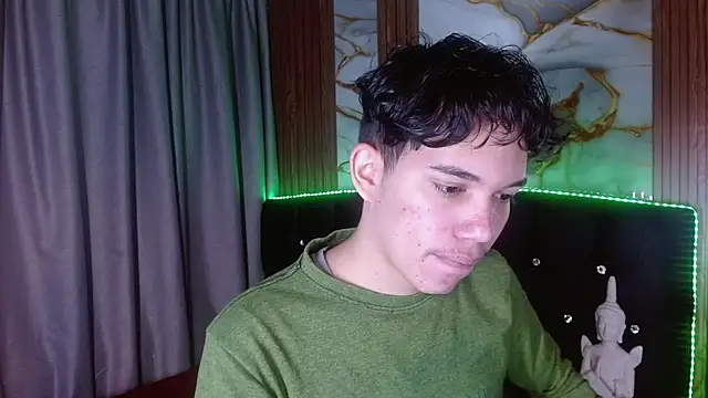 haku_nayro Webcamshow