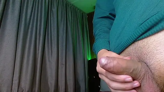 Show modela haku_nayro na web-kameri
