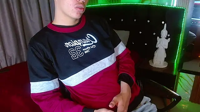 haku_nayro Webcam show