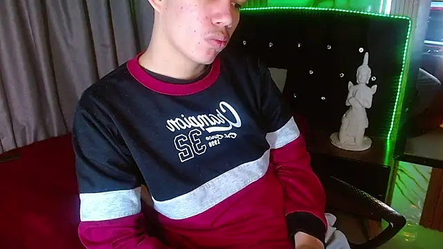 haku_nayro's Webcam Show