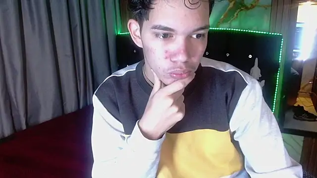 Pokazy przed kamerką – haku_nayro