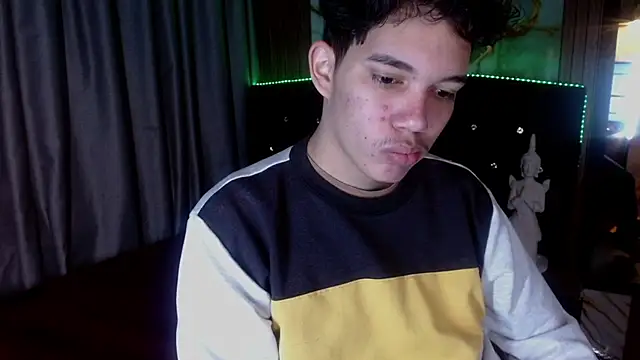 haku_nayro webcam show