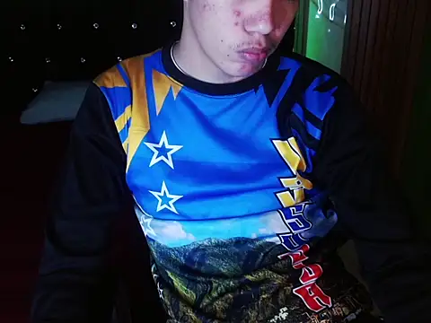 Pokazy przed kamerką – haku_nayro