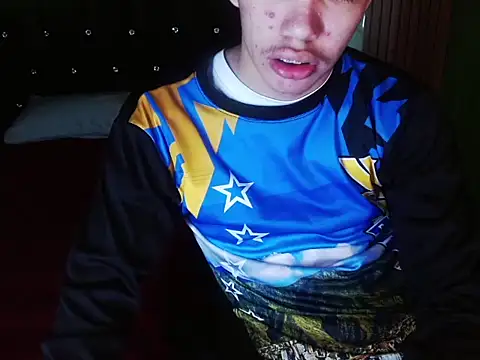 Show modela haku_nayro na web-kameri