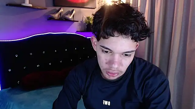 haku_nayro Pertunjukan Webcam