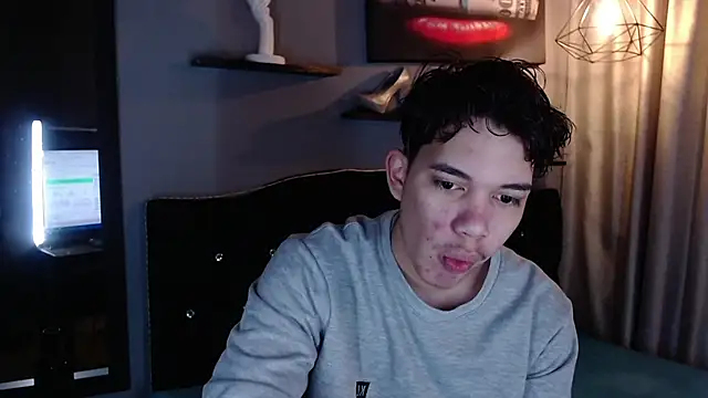 haku_nayro Show in webcam