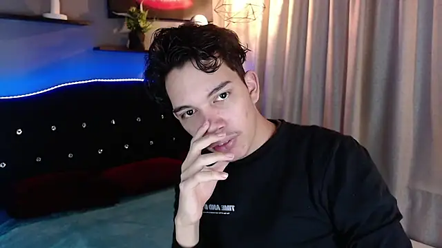 haku_nayro Chat XXX in diretta