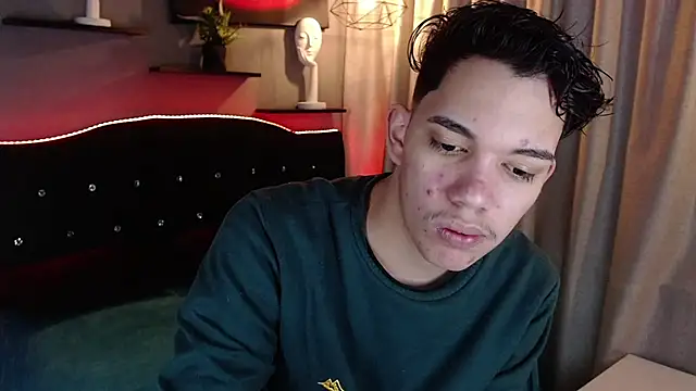 haku_nayro Show in webcam
