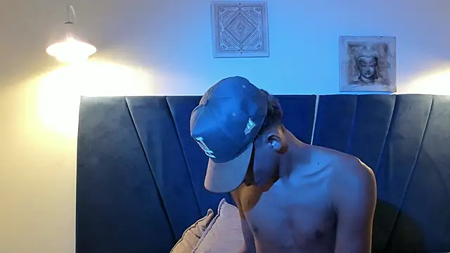 Nico_cum18 Show in webcam