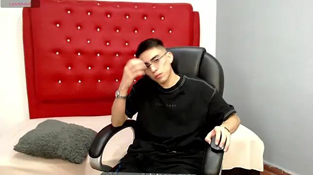twinkboy_230 Webcam Show