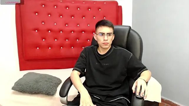 twinkboy_230 webcam show