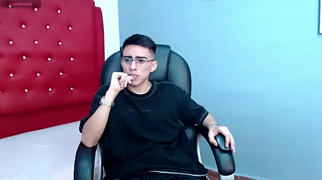 twinkboy_230's Webcam Show