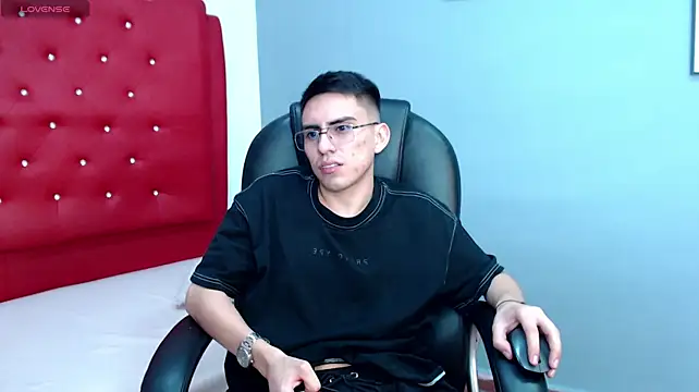 Show modela twinkboy_230 na web-kameri