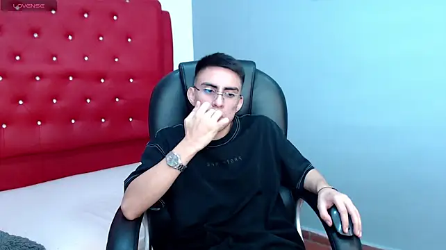 twinkboy_230 webcam show