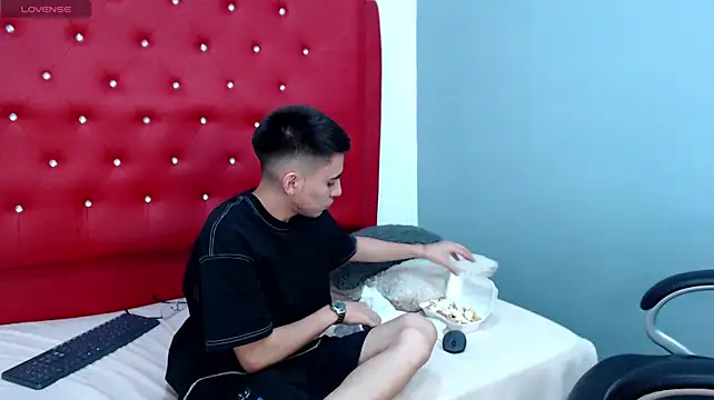 twinkboy_230 Webcam-Show