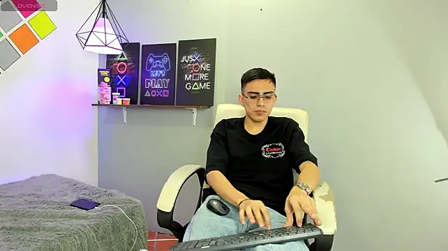 twinkboy_230 webkamerás műsora
