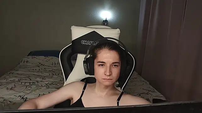 Pokazy przed kamerką – InnaDark