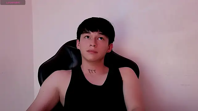 ares_777_ Show in webcam