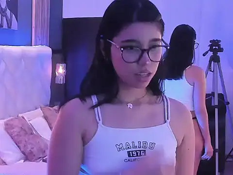 Summer_Light1's Live XXX Chat