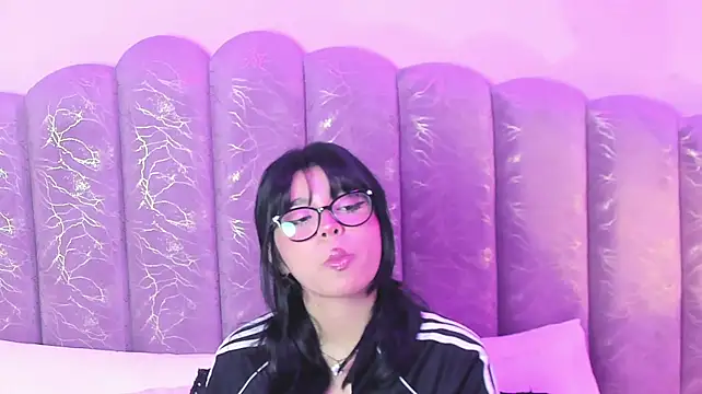 Summer_Light1's Live XXX Chat