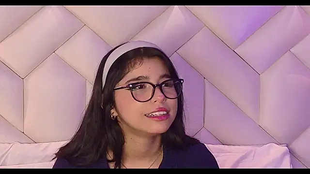 Summer_Light1's Live XXX Chat