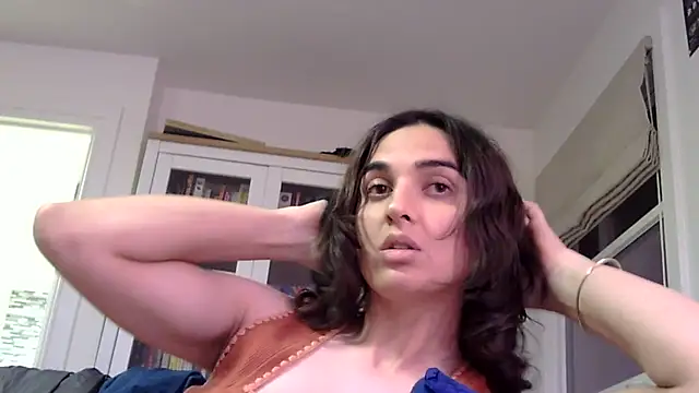 Show modela SelinaSingh na web-kameri