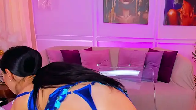 AhhMia – webcam-show