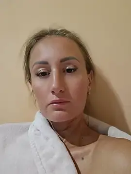 Show modela TinaKial na web-kameri