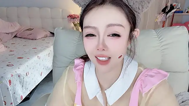 Youzi_666 Adlı Modelin Canlı XXX Sohbeti