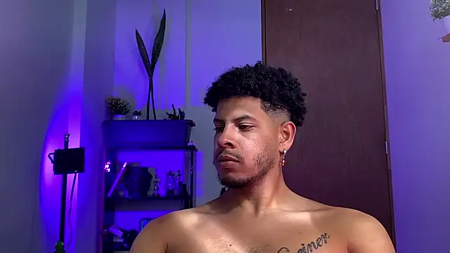 הופעת וובקאם של colt_addam